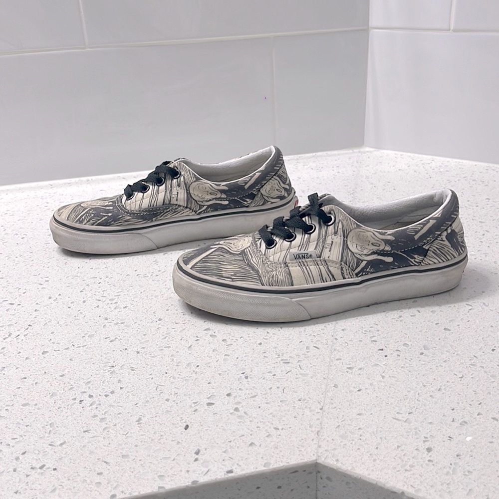 Vans - Picture 2 of 6